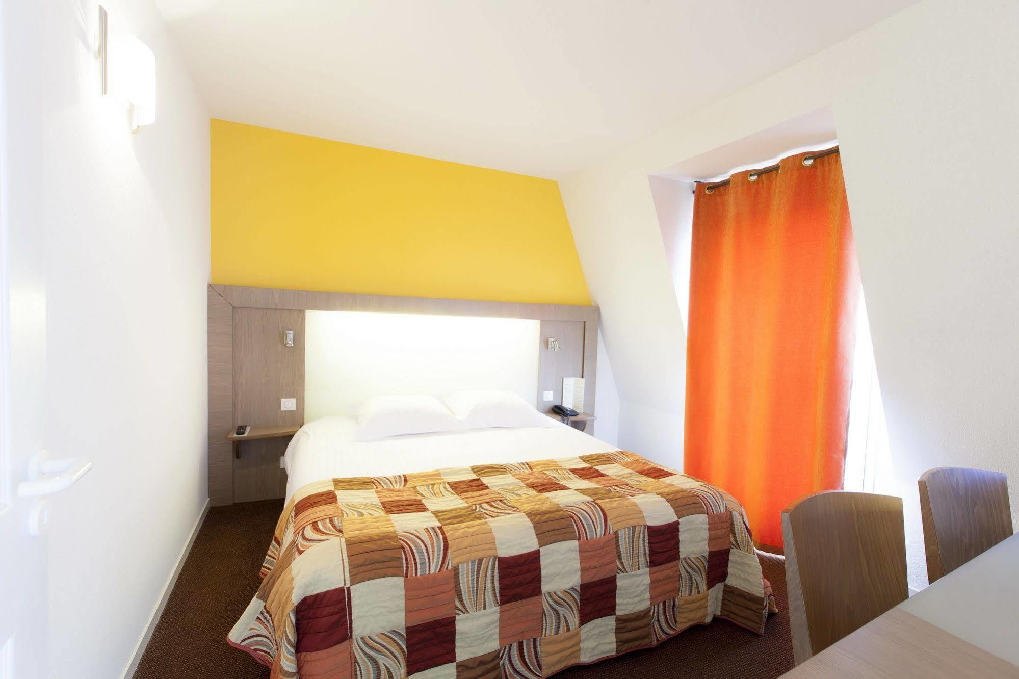 Alysson Hotel Oloron-Sainte-Marie Exteriér fotografie